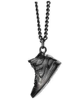 潮牌联名款aj1球鞋子吊坠钛钢项链个性百搭男女嘻哈蹦迪挂件饰品