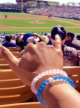 Lokai Wildlife Bracelet 硅胶珠珠纪念高透明黑白粉时尚手环手镯