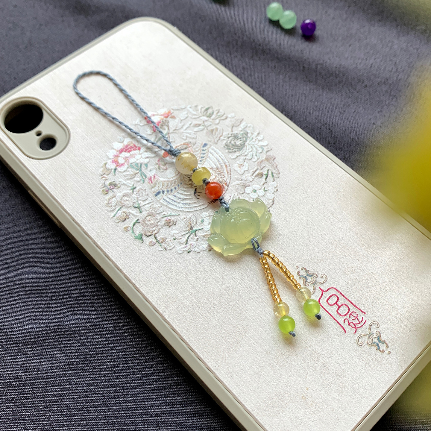 新品天然岫玉莲花手机链水晶玉石吊饰挂件钥匙扣旗袍押襟包挂饰品