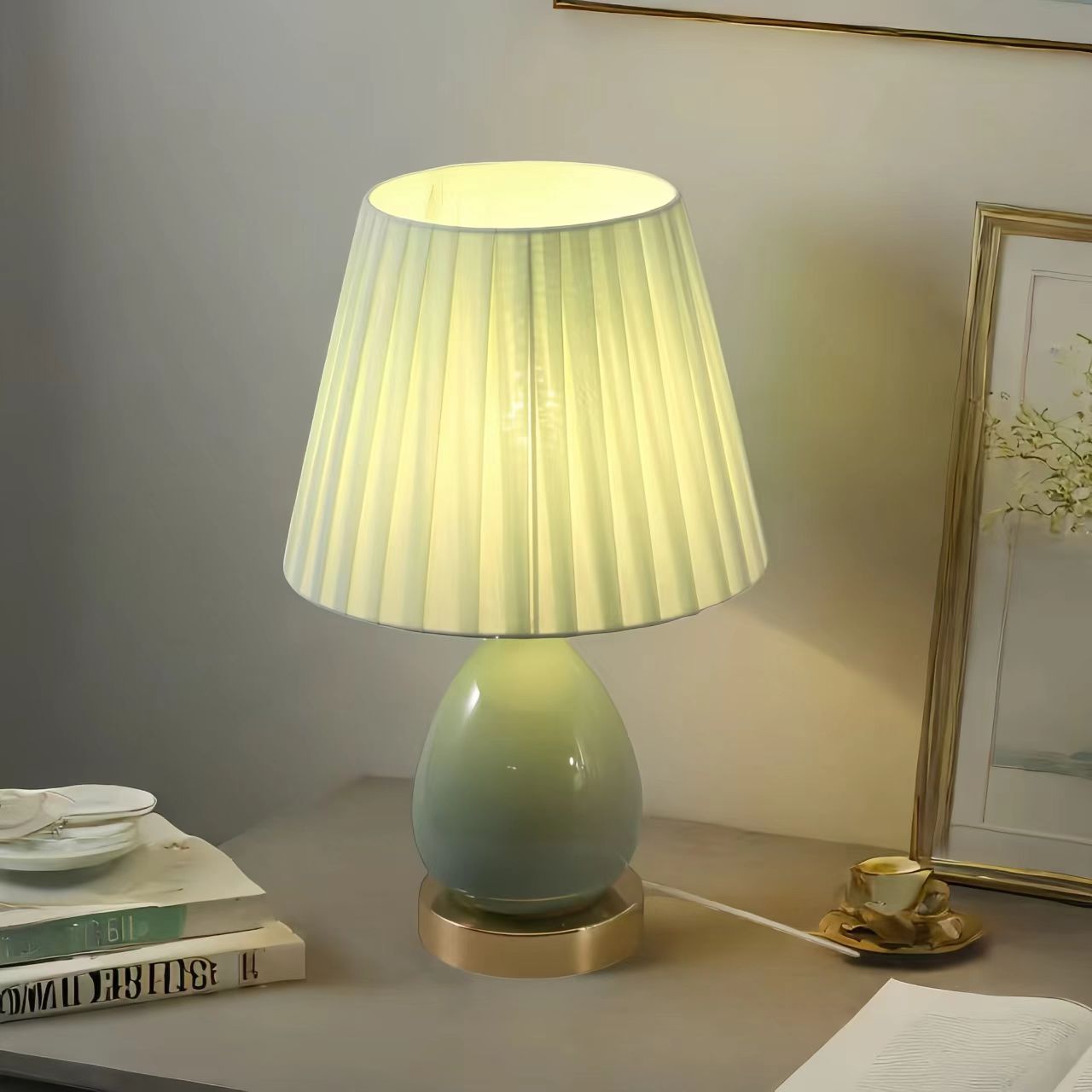 新款卧室床头柜台灯温馨绿色复古
