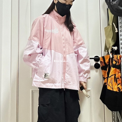 Nike/耐克女子印花粉色拼接立领拼色宽松长袖夹克外套 DN1477-630