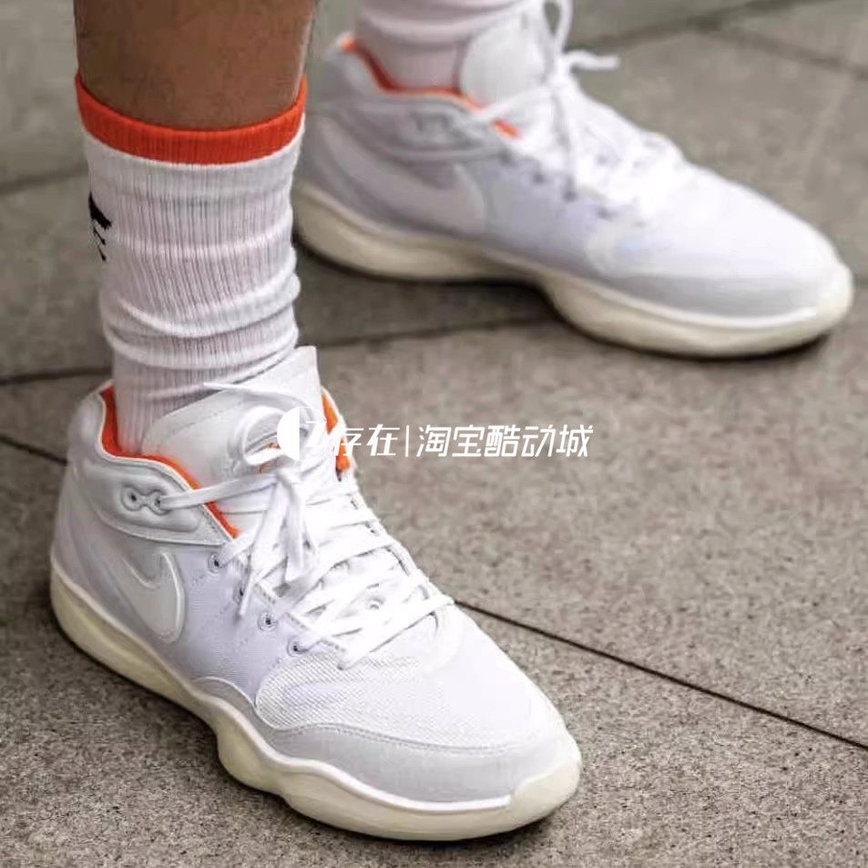 Nike/耐克男子低帮透气篮球鞋