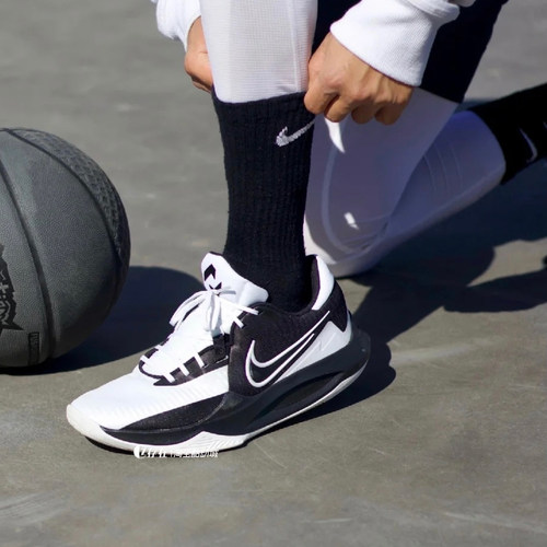 Nike/耐克轻便运动实战篮球鞋