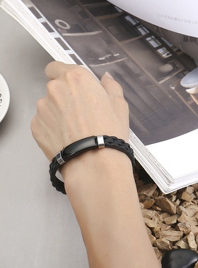 亚马逊跨境电商饰品硅胶不锈钢激光刻字朋克风个性钛钢手链