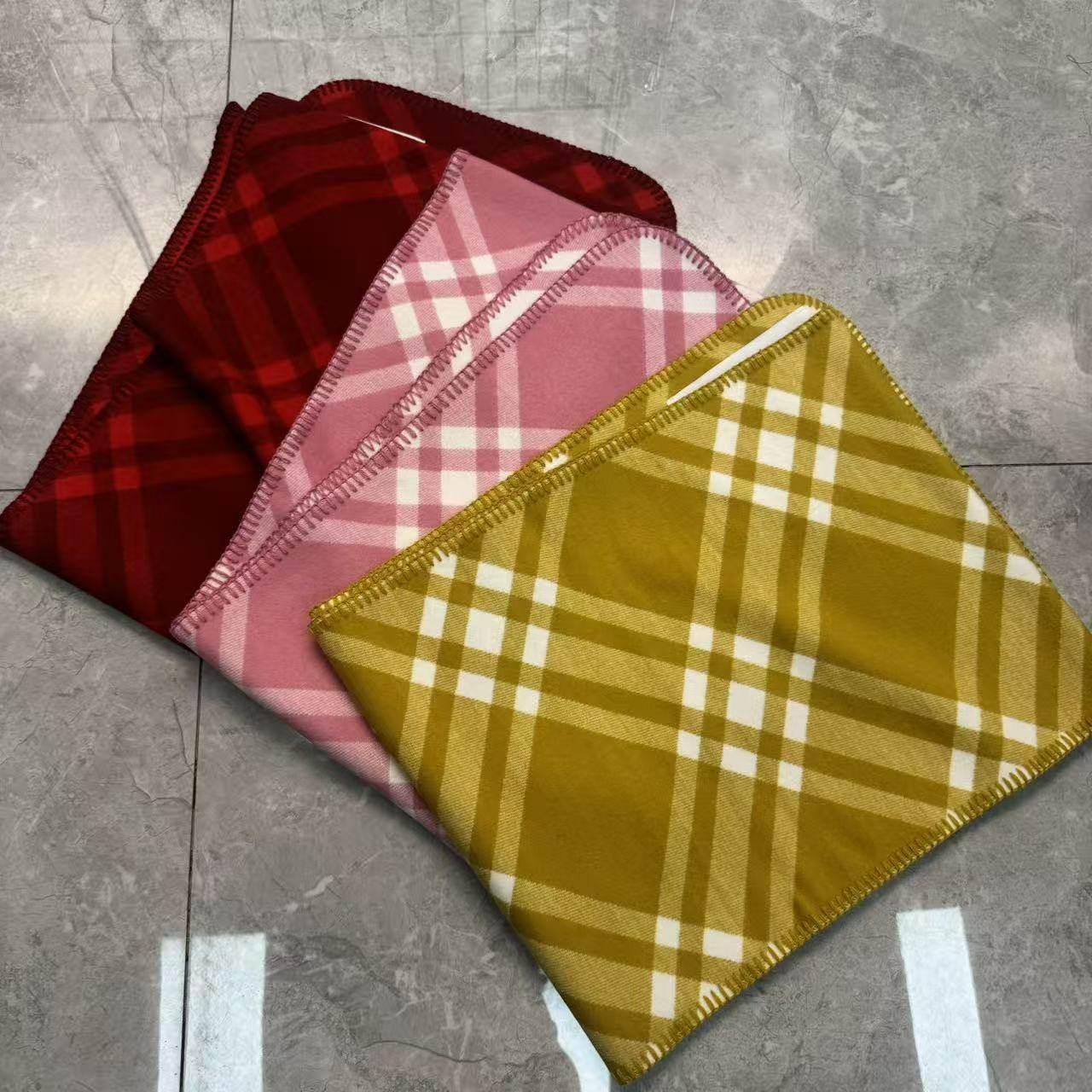 深圳南油2026韩版格纹围巾女冬季羊毛披肩保暖柔软舒适经典围巾潮,服饰配件/皮带/帽子/围巾,围巾/丝巾/披肩,淘宝优惠券,粉丝福利购,淘宝优惠卷