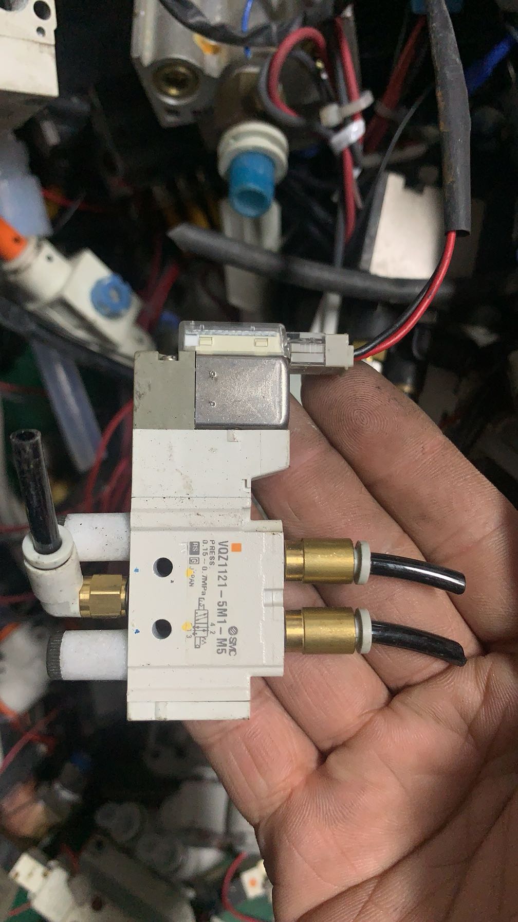 SMC VQZ1121-5M1-M5 /C4/C6 电磁阀 原装正品