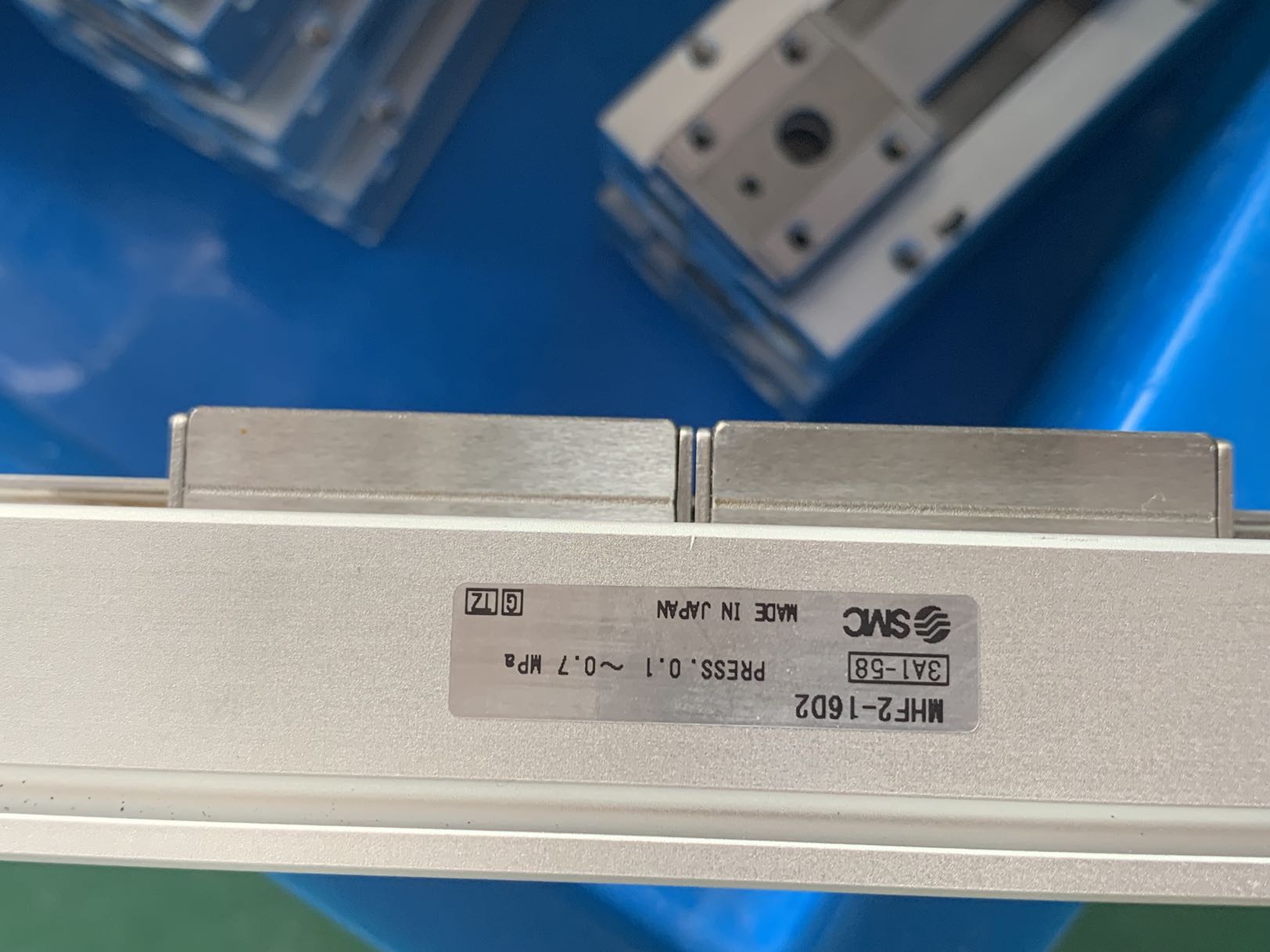 SMC MHF2-16D2 薄型夹爪气缸 12D 12D1 16D 16D1 20D 20D1 20D2