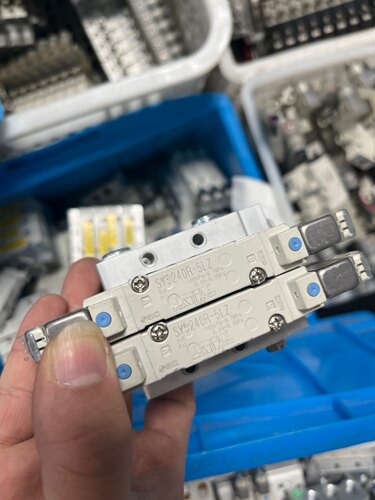 SMC SY5240R-5LZ SY5140R 电磁阀 原装正品 95新