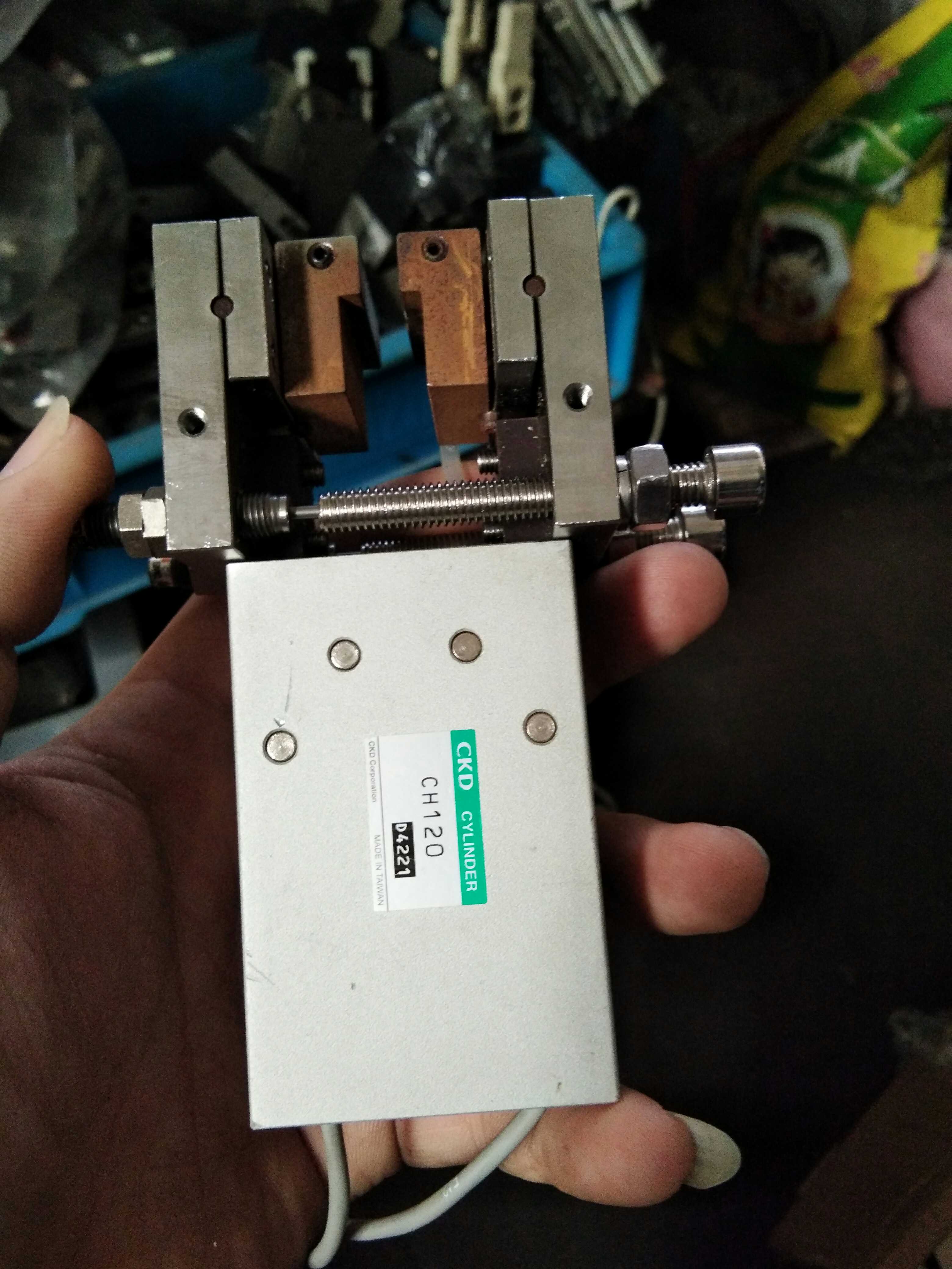 ckd全套带缓冲气动手指