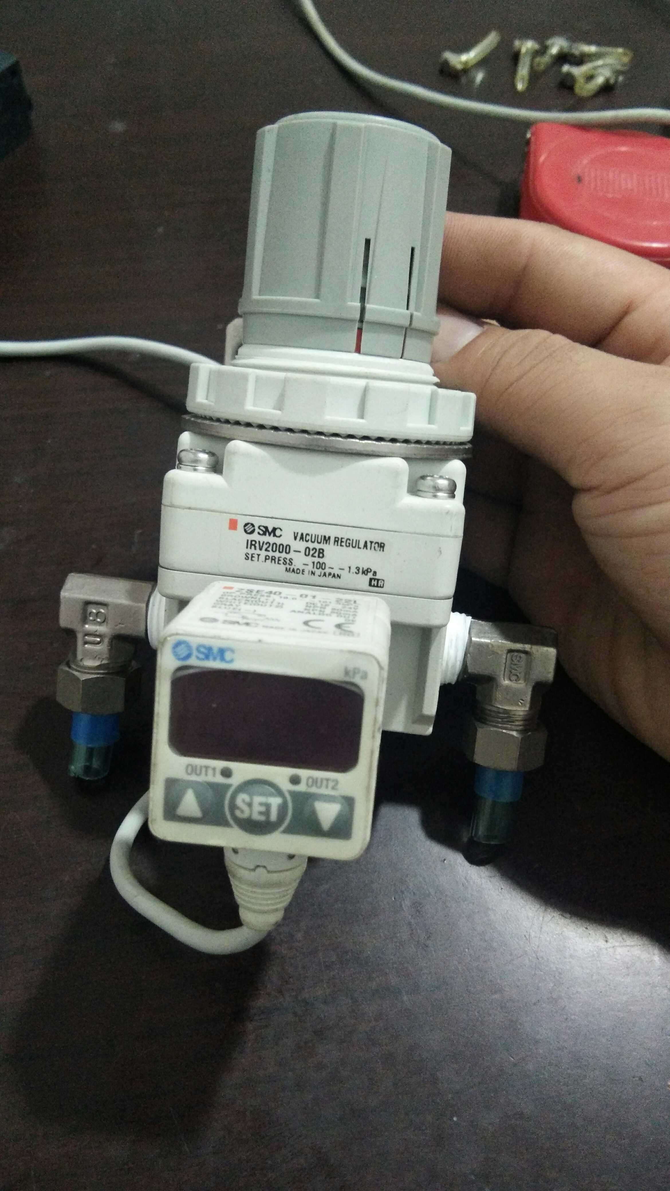 SMC IRV2000-02B真空调压阀 带电子真空表 IRV3000-03 拆机件