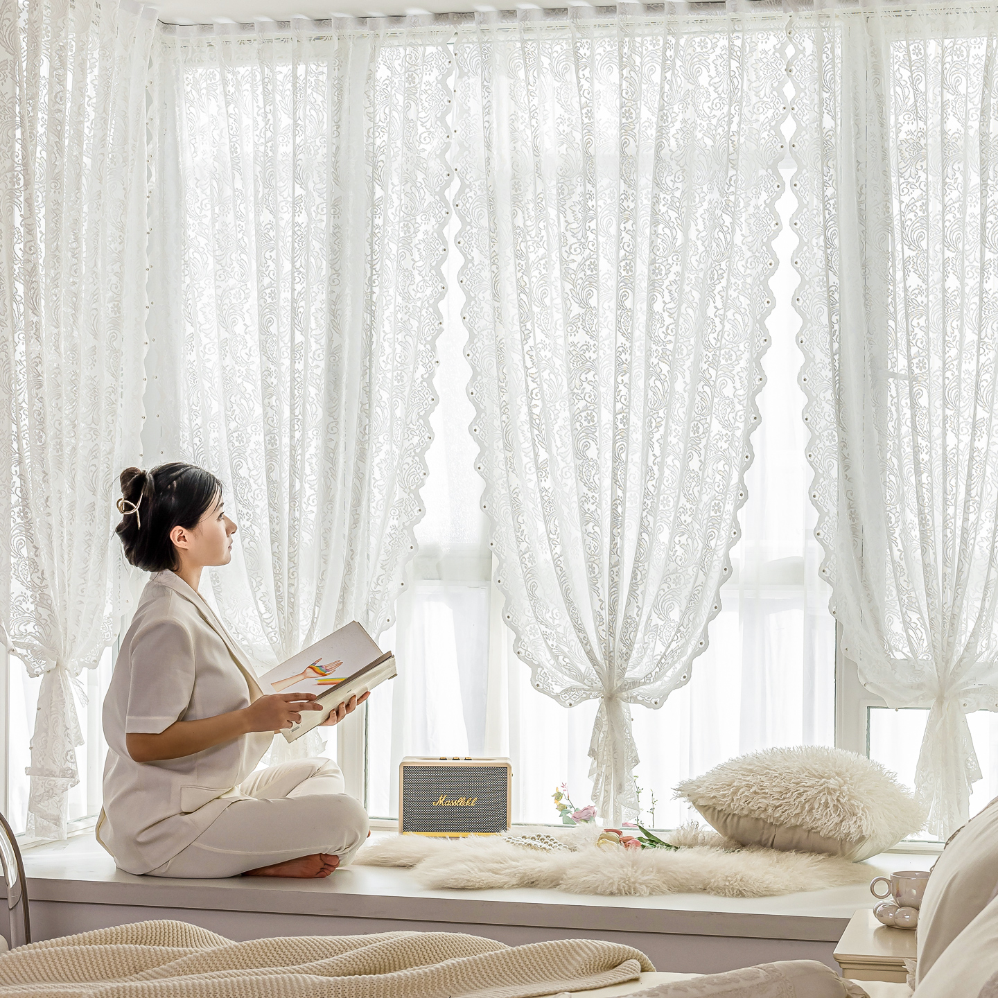 法式蕾丝纱帘内开窗魔术贴飘窗帘白色透光不透人阳台遮阳隐私帘