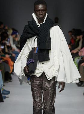 Robyn Lynch 抽绳轻尼龙长裤（棕色）| triplemajor