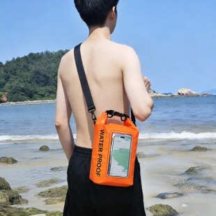 新款时尚5L防水桶包户外漂流溯溪防水包大容量便携防水收纳包