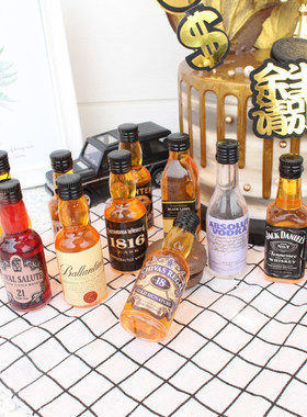 父亲节爸爸生日蛋糕装饰仿真洋酒威士忌摆件芝华士迷你版小酒瓶