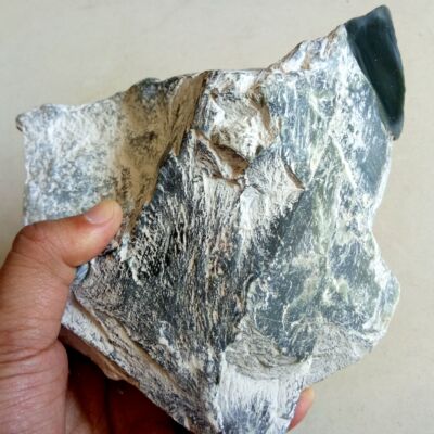 1655g新疆和田塔青山料原石 一细蓝调黑青牌子把件摆件吊坠雕刻料