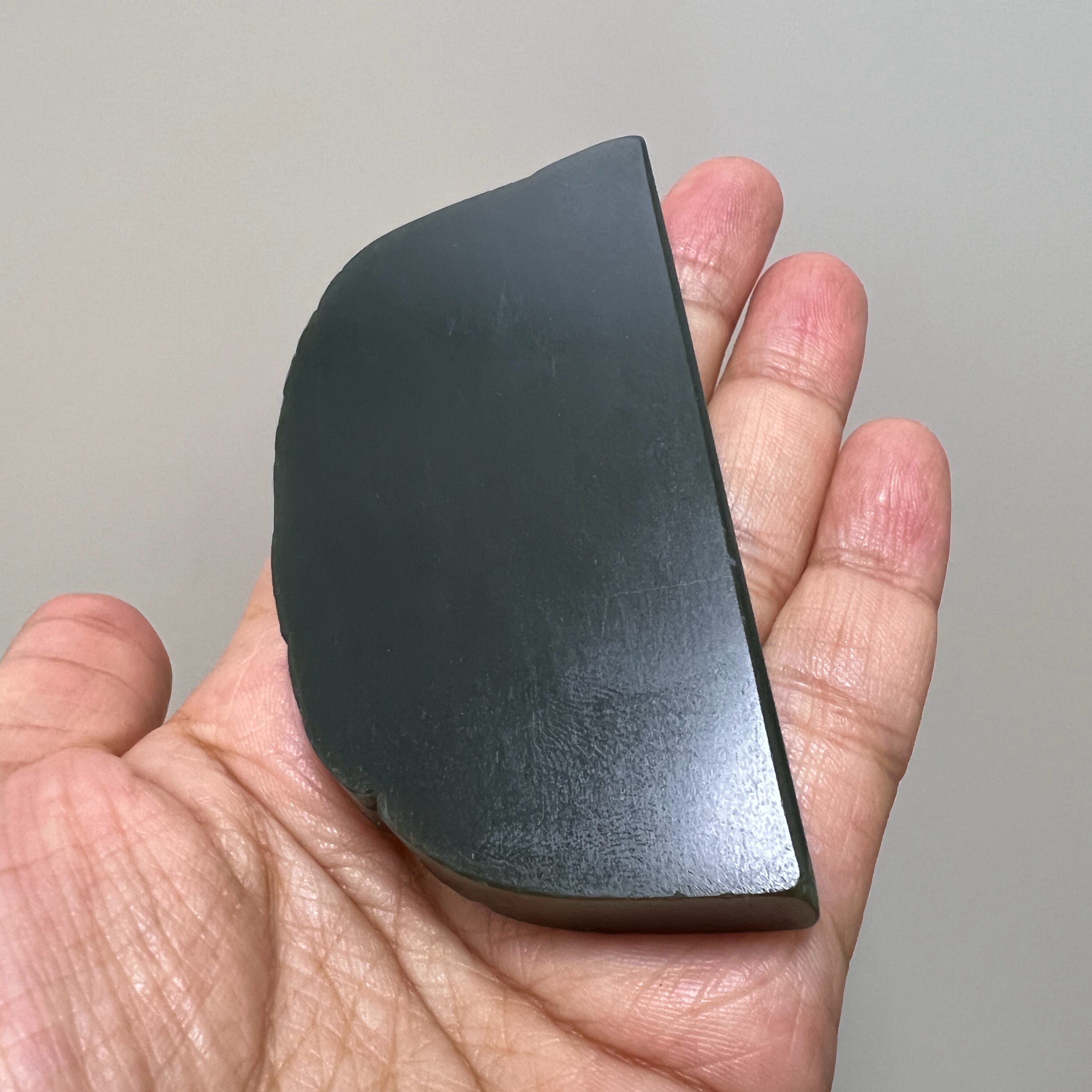 85g新疆和田黑青籽料原石切片沙枣青籽玉毛孔皮黑羊脂籽料牌子