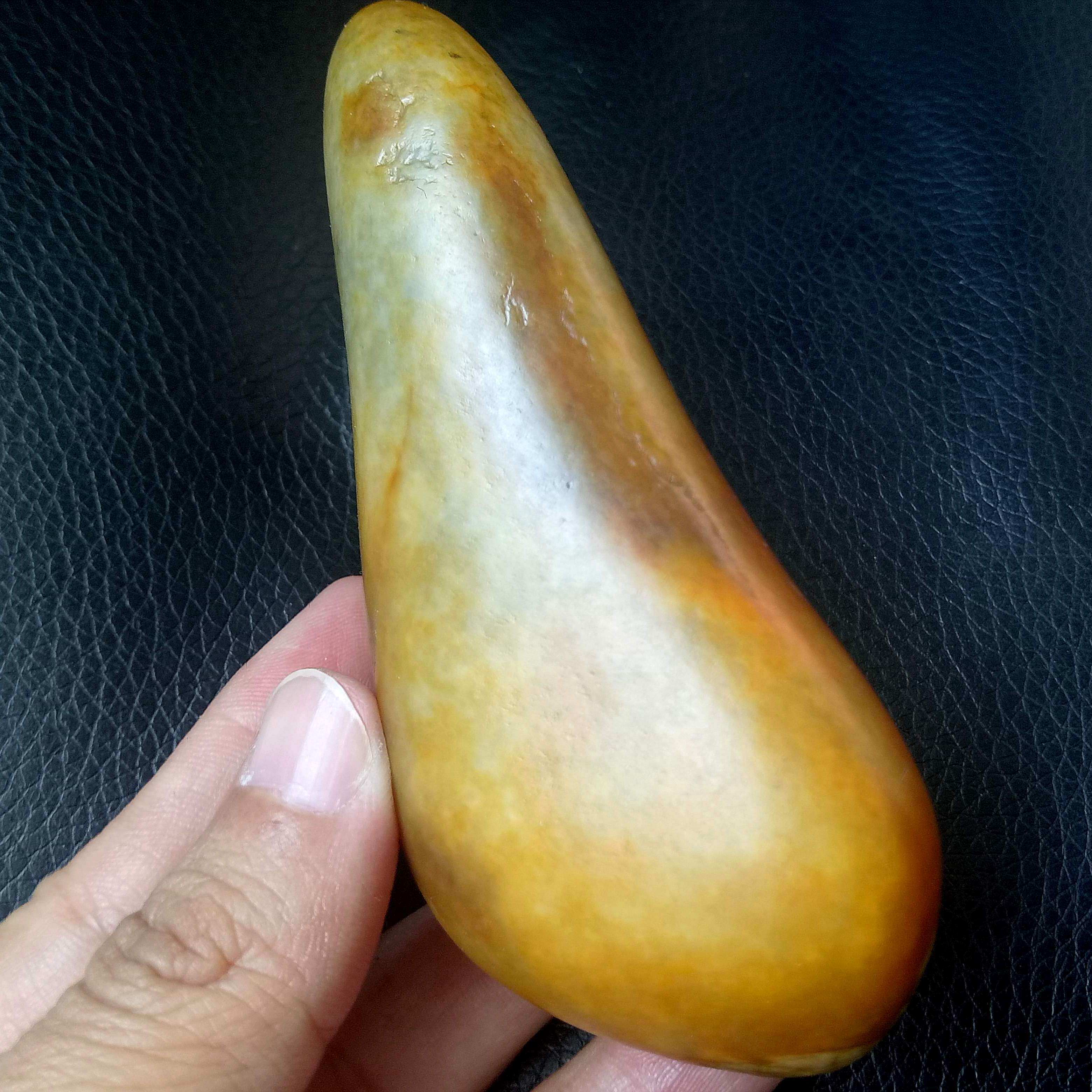 210g黄沁真皮籽料原石 金包银 青花肉独籽手把件 玉龙河风景籽玉