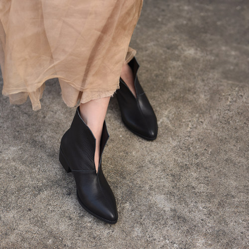 粗跟短靴2025新款配大衣气质女靴