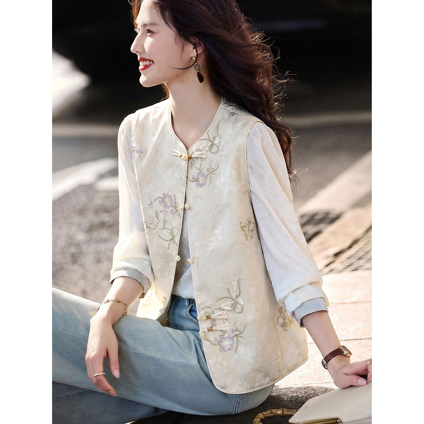 2026年春季新款新中式刺绣马甲SXMJ26010