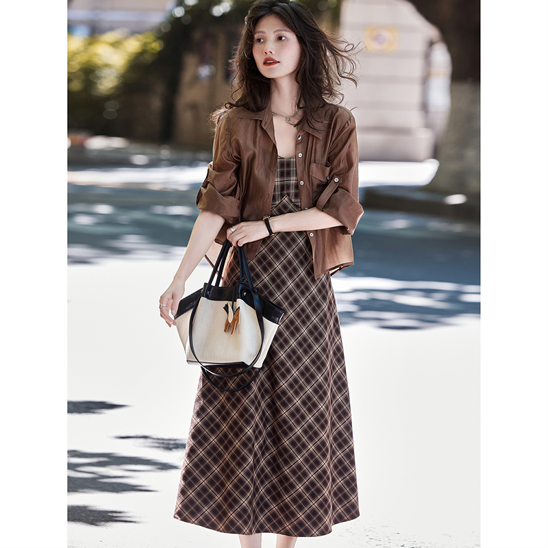 格纹吊带连衣裙套装女