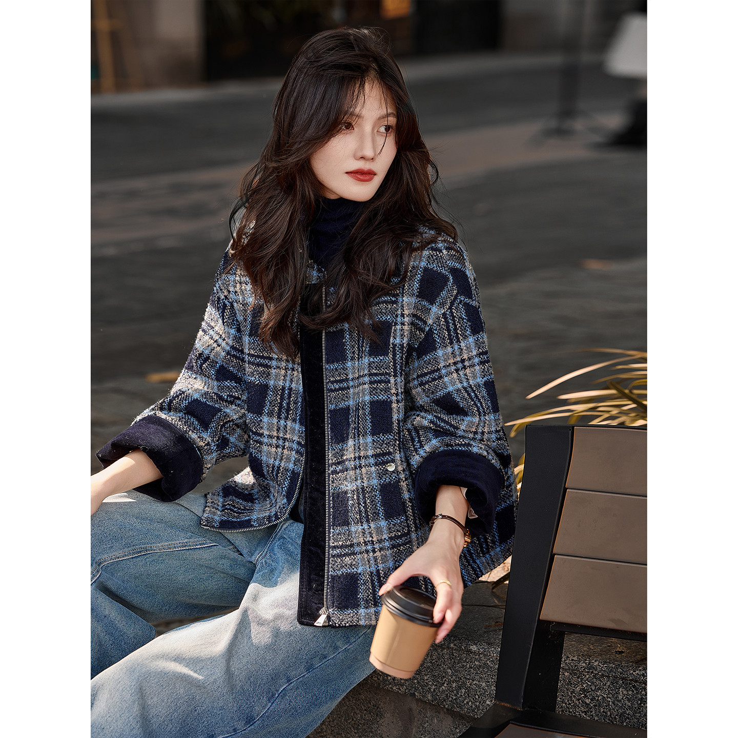 苏醒的乐园小香风圆领格纹短款羽绒服外套2025年冬季新款上衣女装