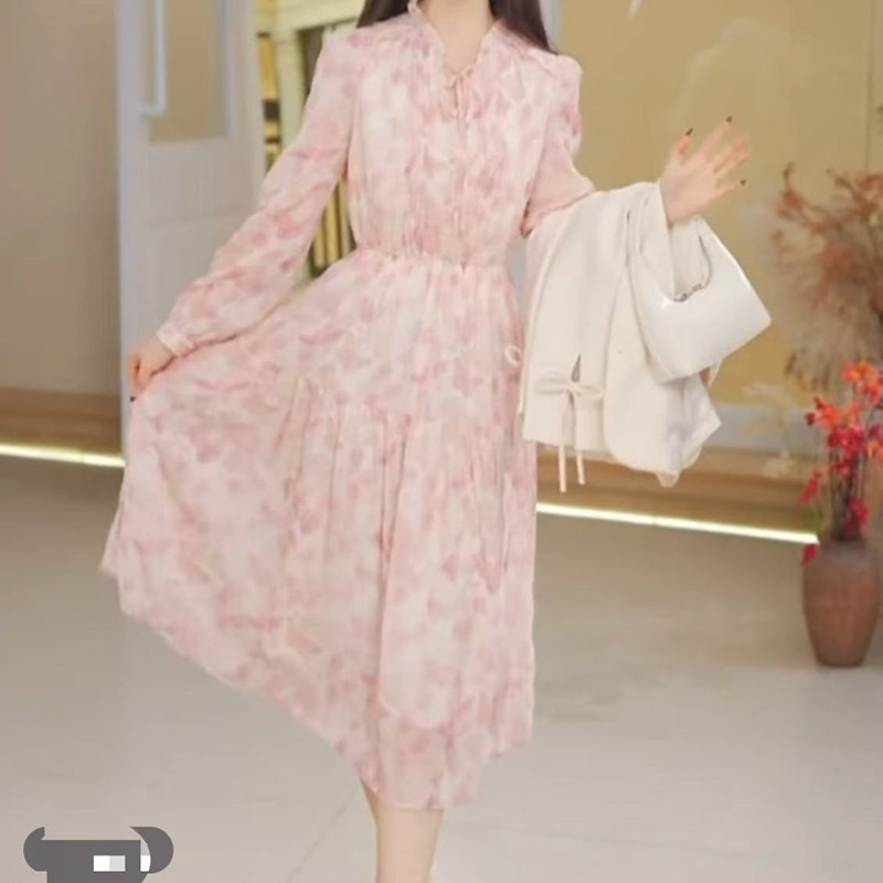 时尚碎花减龄长袖连衣裙女士2025年春季新品温柔淑女长裙