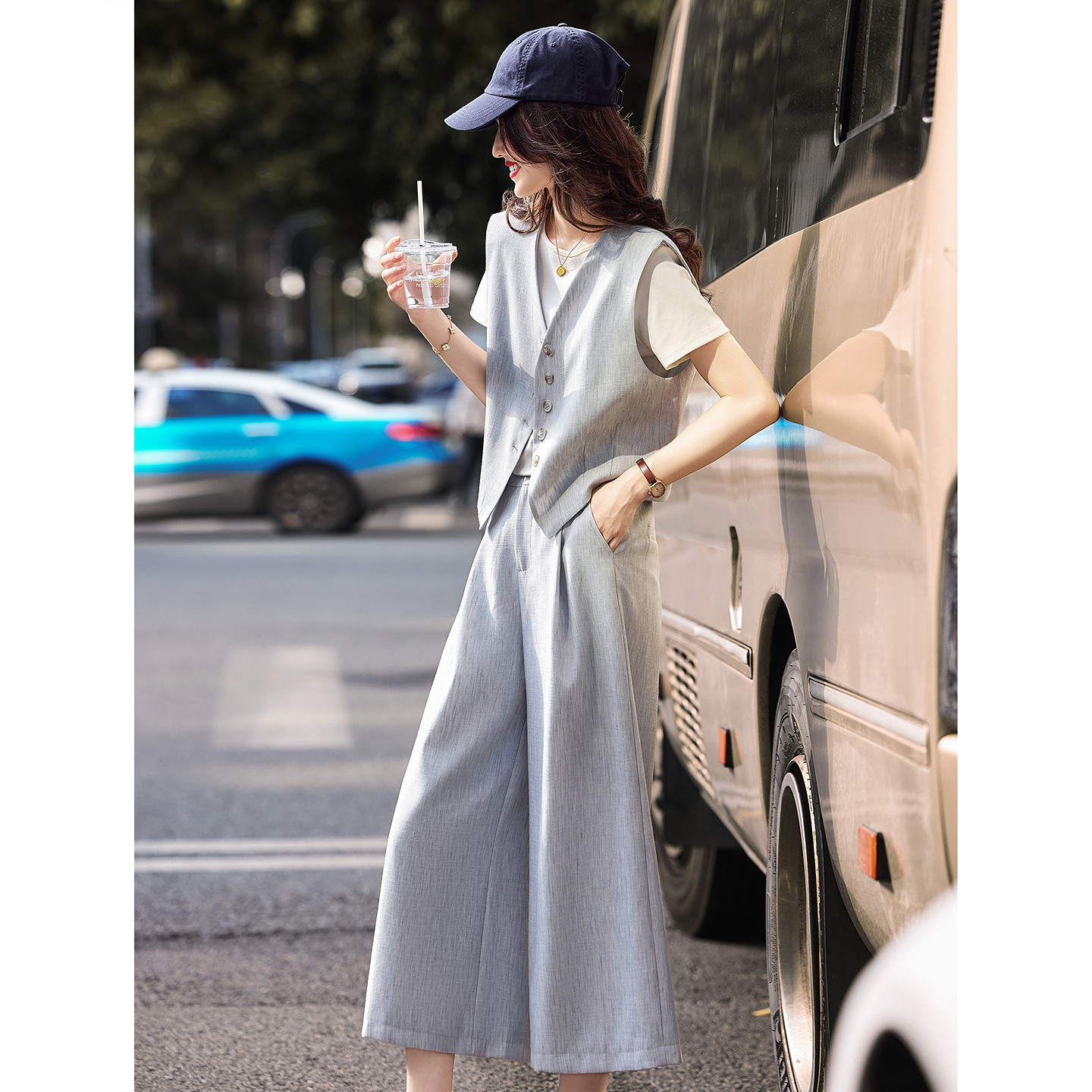 2026年新款设计师款上班族夏季通勤女装两件套装
