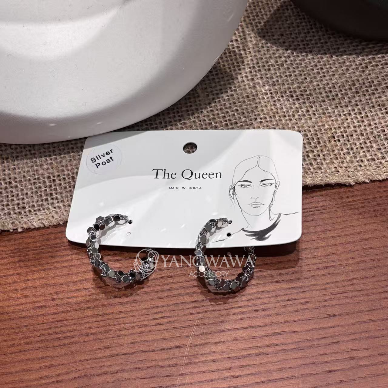 590325韩国东大门the queen新款高级感潮流小众时尚亮片银针耳环