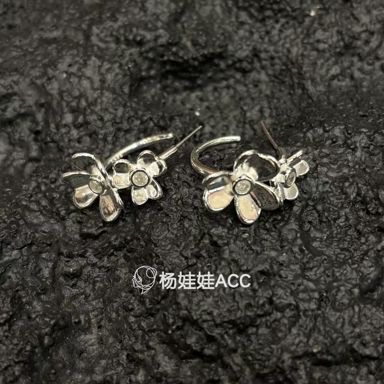 5121608韩国东大门Trois de LEI通体纯银新款轻奢设计感花朵耳环