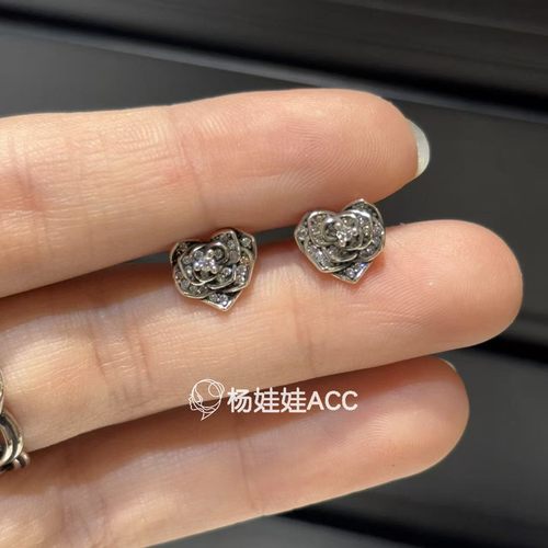 5121403韩国东大门momo通体纯银新款高级感轻奢感花朵耳钉