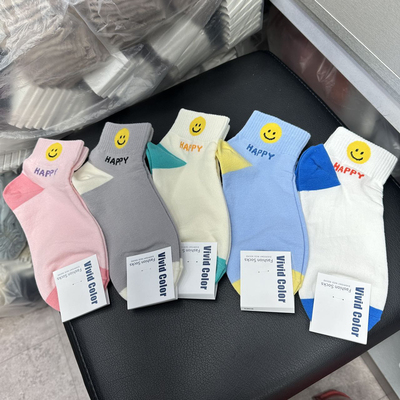 43121韩国东大门笑脸袜子（五双包邮）