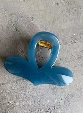 570127韩国东大门纯色亚克力简约气质爱心抓夹鲨鱼夹半扎发夹