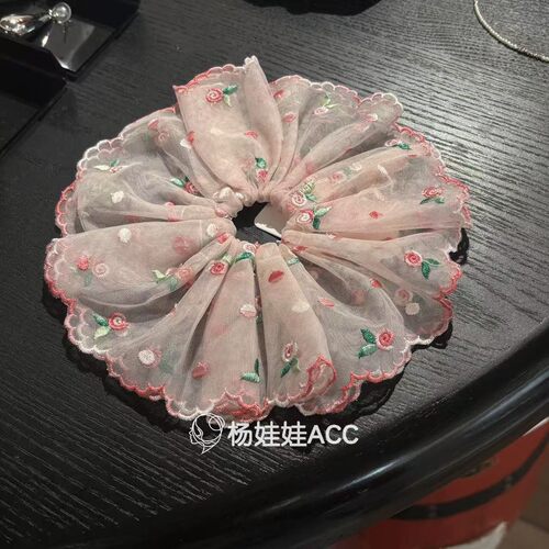 680501韩国东大门Trois de LEI新款高级感网纱花朵刺绣大发圈
