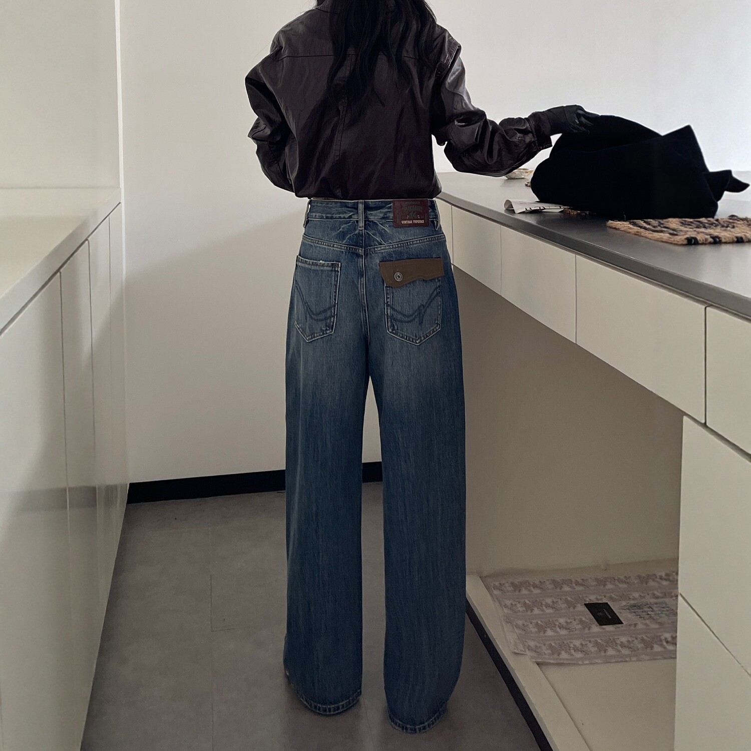 代嘉儿14Y2-1弯刀牛仔裤女2026秋季翻盖口袋复古蓝高腰无弹阔腿裤
