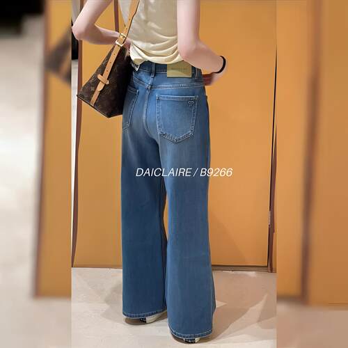代嘉儿B9266阔腿牛仔裤女2026春夏款蓝色高腰显瘦弹力十分筒喇裤