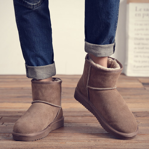 男款冬季防滑保暖牛皮大码雪地靴