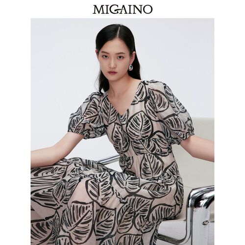 Migaino曼娅奴女装2024夏季新款V领中长款印花连衣裙MO22DA081