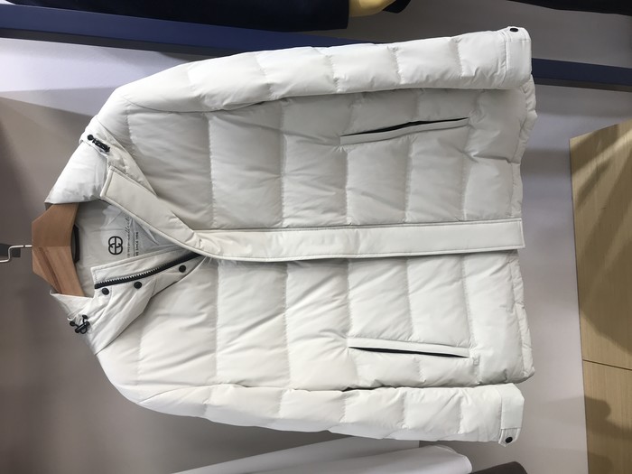 依文男士时尚羽绒服意大利进口纱线白鸭绒奶白色棉服吊牌价3680元
