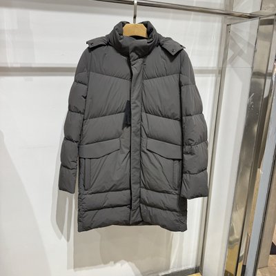 依文新款男士商务中长款超厚极寒鹅绒连帽灰色羽绒服吊牌价5680元