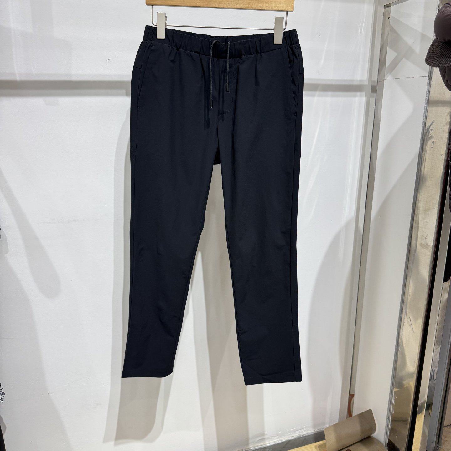 依文诺丁山特价促销春夏松紧腰拉抽绳黑色运动裤休闲裤吊牌1880元,男装,休闲裤,淘宝优惠券,粉丝福利购,淘宝优惠卷