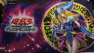 游戏王ocg官方卡垫黑魔术少女 卡垫  2018组队赛奖品