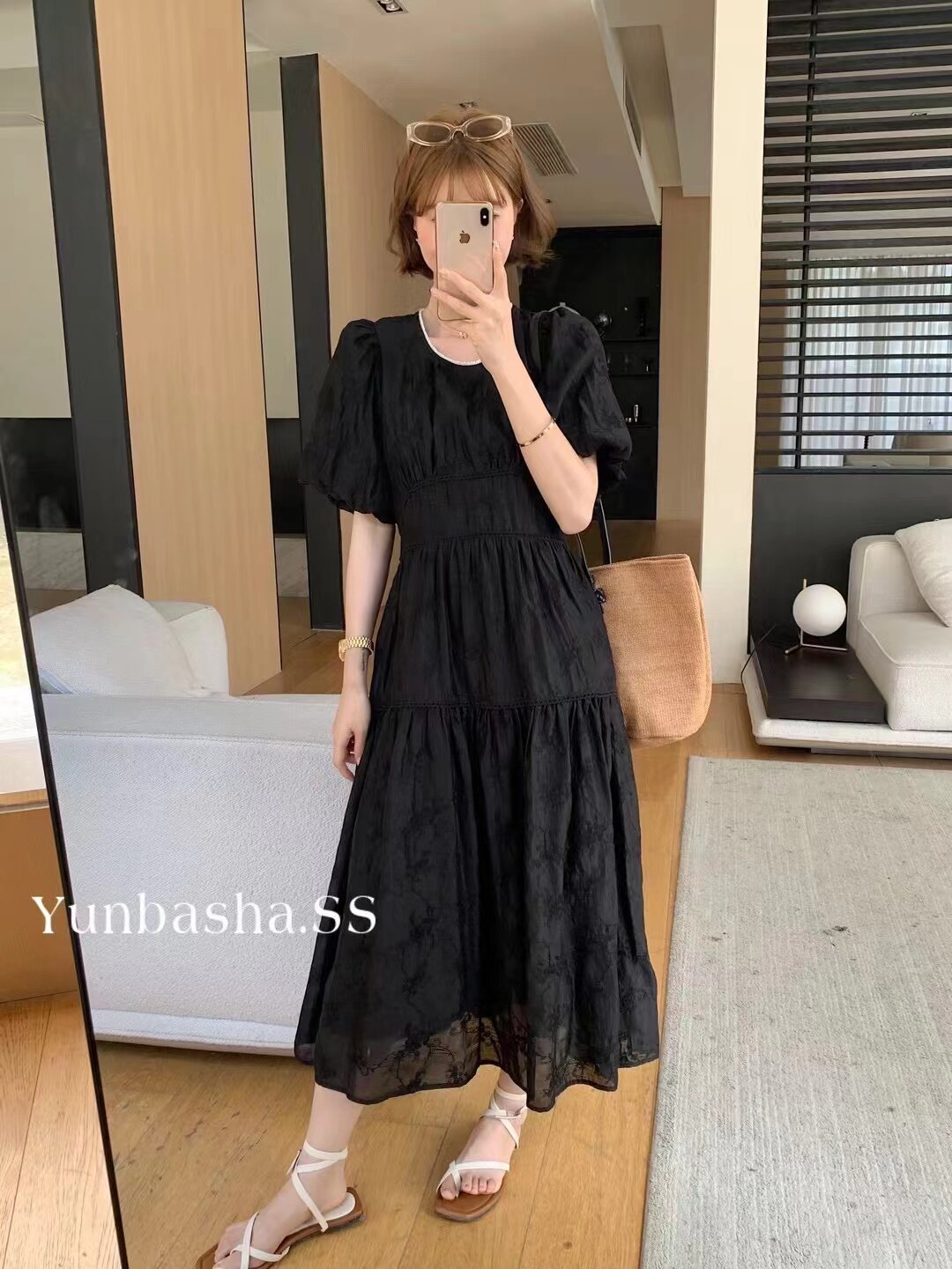 重工刺绣灯笼袖收腰天丝连衣裙女
