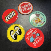 适用维斯帕飞度维多利亚本田la摩托踏板税牌通用立体滴胶软车贴