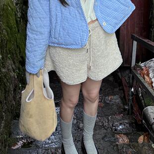 Eve H 冬天的温暖毛茸绒毛抽绳短裤休闲裤女