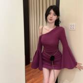 连衣裙女小个子感气质修身 秋冬长袖 辣妹风斜肩喇叭袖 包臀短裙