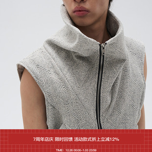 AW24 鲨鱼鳃斜高领马甲 7440