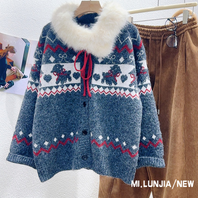 带毛领费尔岛提花连帽毛衣外套女