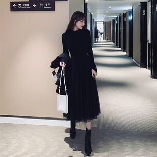 赫本配大衣的网纱拼接打底黑色针织连衣裙女内搭中长款过膝秋冬季