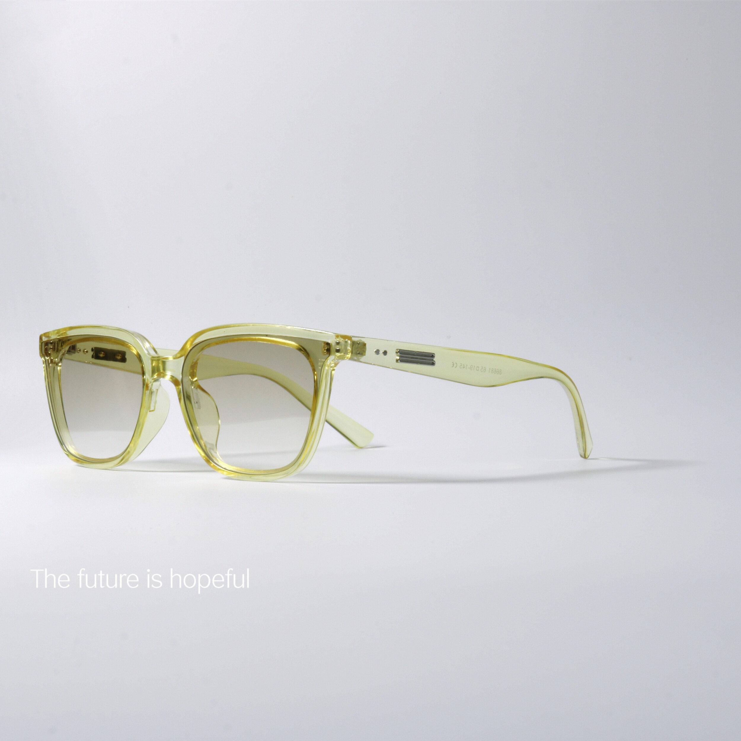 韩版高街风独特香槟色太阳眼镜UV400防紫外线小众百搭方形黑墨镜