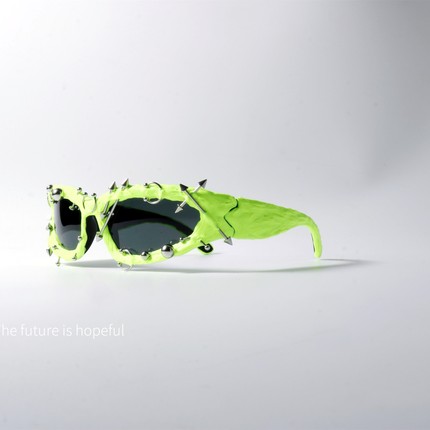 摇滚风格异形铆钉墨镜UV400防紫外线撞色小众朋克荧光绿太阳眼镜